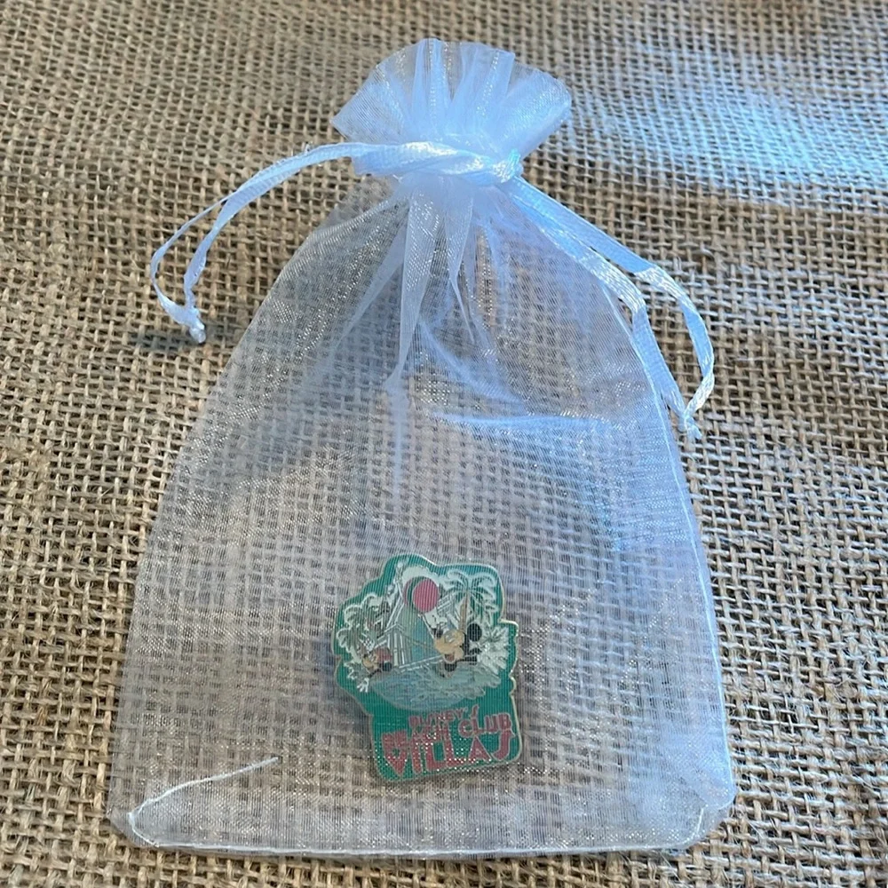 New! Disney Collectible Pin #16547 Disney’s Beach Club Villas, 2002